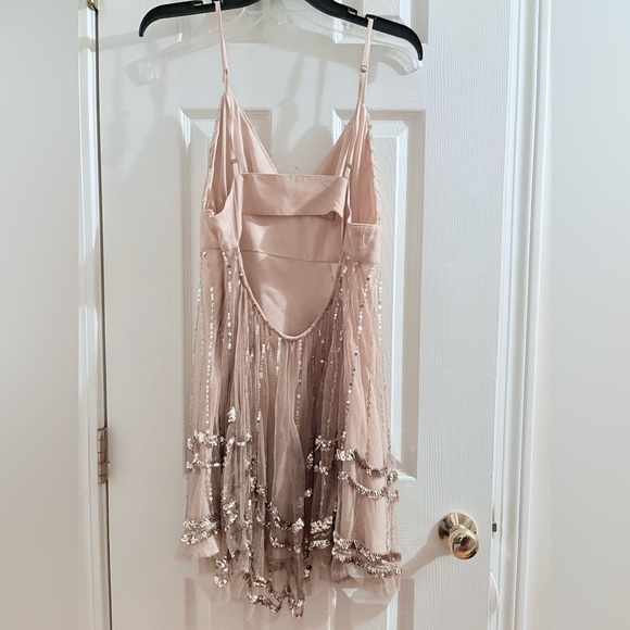 NBD Gold Sequin Lace Dress - Picture 2 of 4